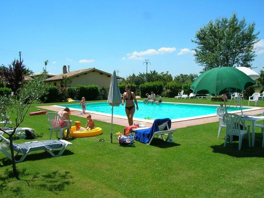 Agriturismo Casale Del Contadino Больсена Екстер'єр фото